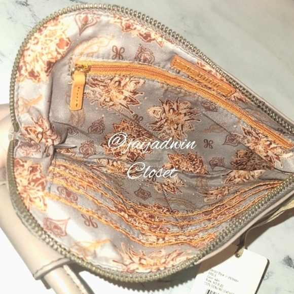 NWT HOBO Vtg Hide Iconic Leather 'Sable' Wristlet Ash w/ Wanderlust Lining - Picture 2 of 7